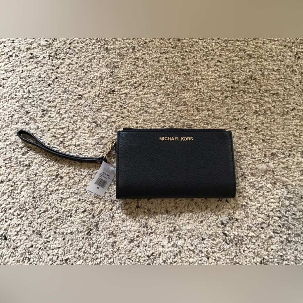 Michael Kors Elegant Black Wristlet